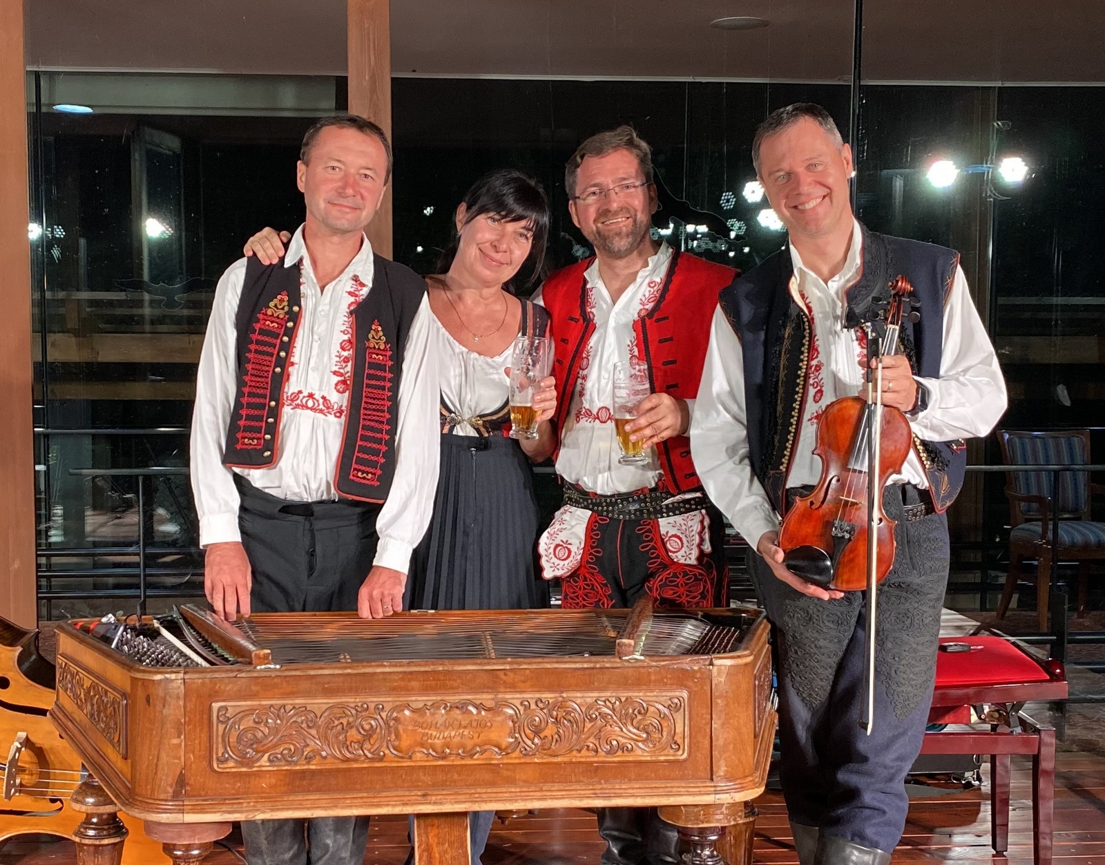 Cimbálová muzika Fanúš při vystoupení