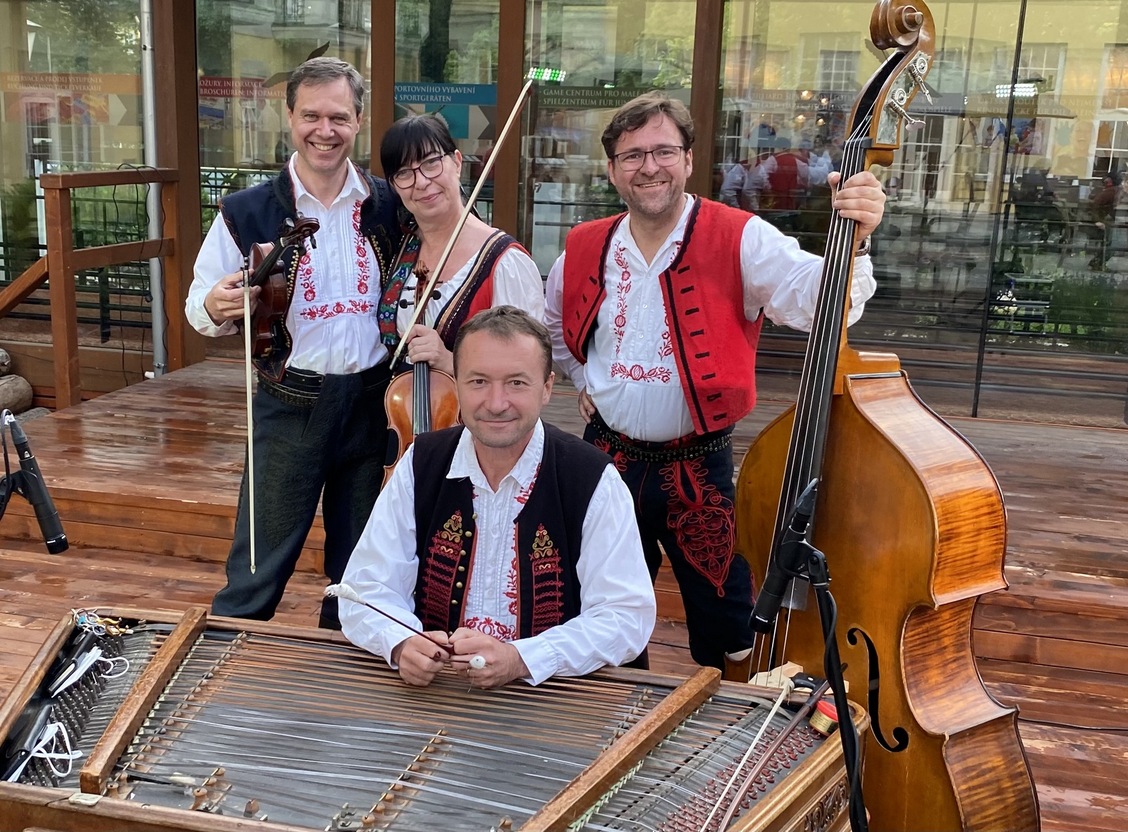 Cimbálová muzika Fanúš při vystoupení